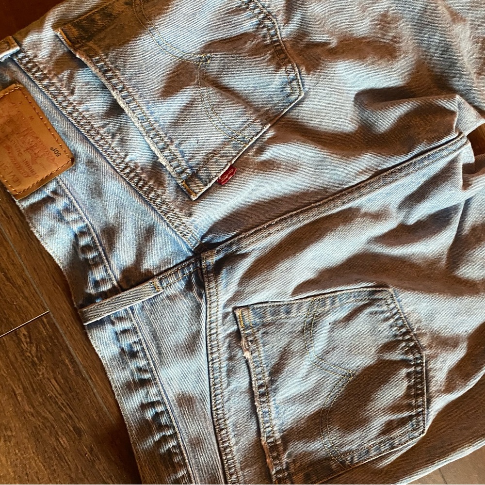 Levi 501 Light Wash Denim Jeans - Picture 5 of 7